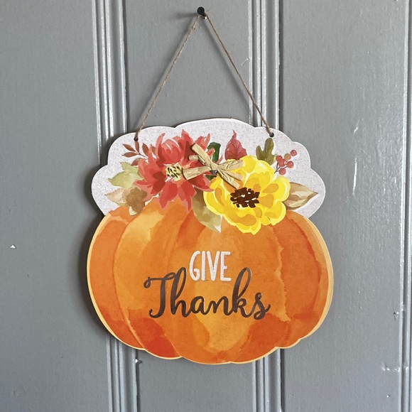 🆕 Glittered Orange Harvest Pumpkin w/ Galvanized Give Thanks- Decoration Sign - Picture 1 of 11
